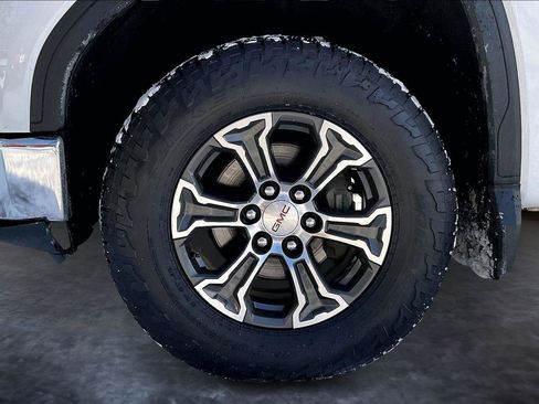 Used 2021 GMC Sierra 1500 SLE w/ X31 Off-Road Package image 8