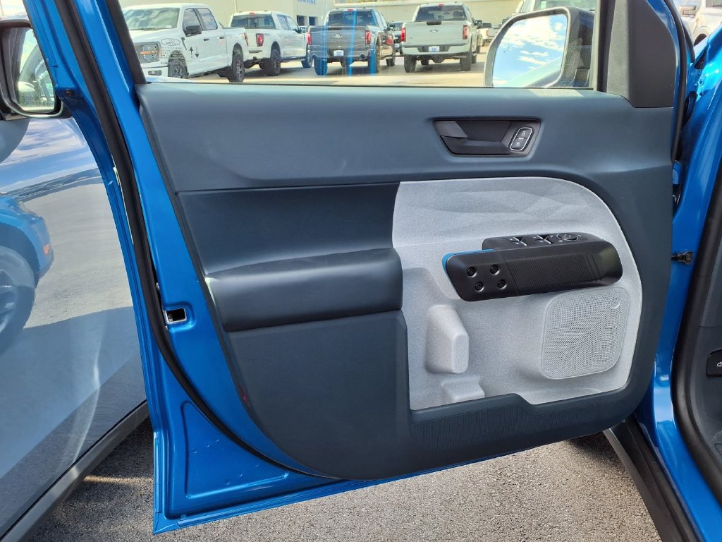 New 2026 Ford Maverick XLT w/ XLT Luxury Package FWD image 7