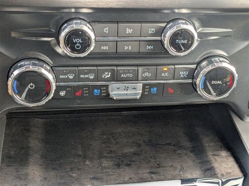 Used 2023 Ford F450 Lariat image 24