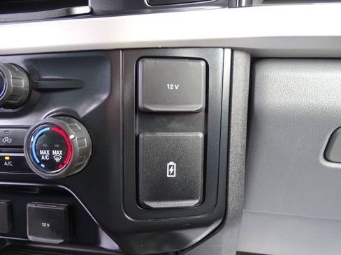 Used 2025 Ford F250 4x4 Crew Cab XL image 30