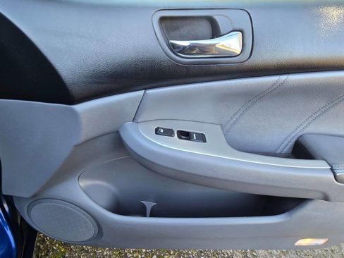 Used 2004 Honda Accord EX image 24