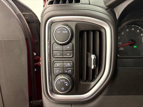 Used 2020 Chevrolet Silverado 1500 RST AWD/4WD image 32