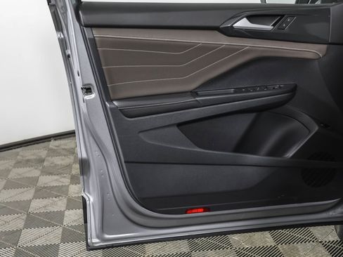 Certified 2024 Volkswagen Taos SEL image 35