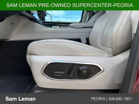 Used 2022 Jeep Wagoneer Series III AWD/4WD image 8