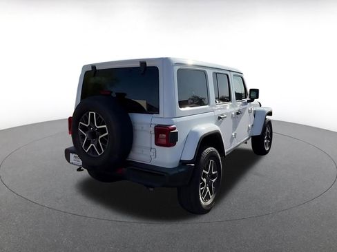 Used 2025 Jeep Wrangler Unlimited Sahara AWD/4WD image 15