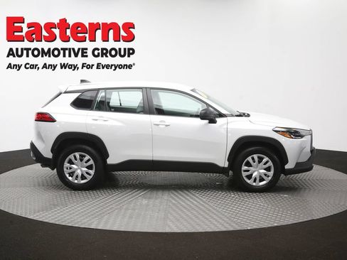 Used 2023 Toyota Corolla Cross L AWD/4WD image 47