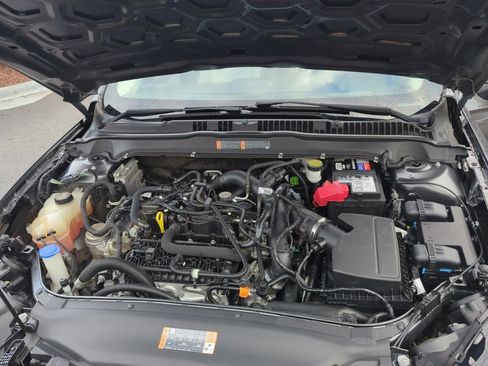 Used 2019 Ford Fusion SE w/ Equipment Group 151A image 16