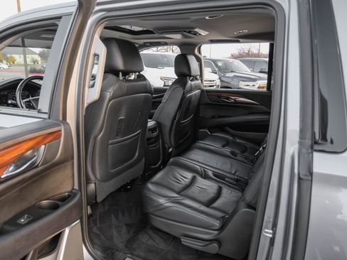 Used 2020 Cadillac Escalade ESV Luxury w/ Escalade Sport Edition image 42