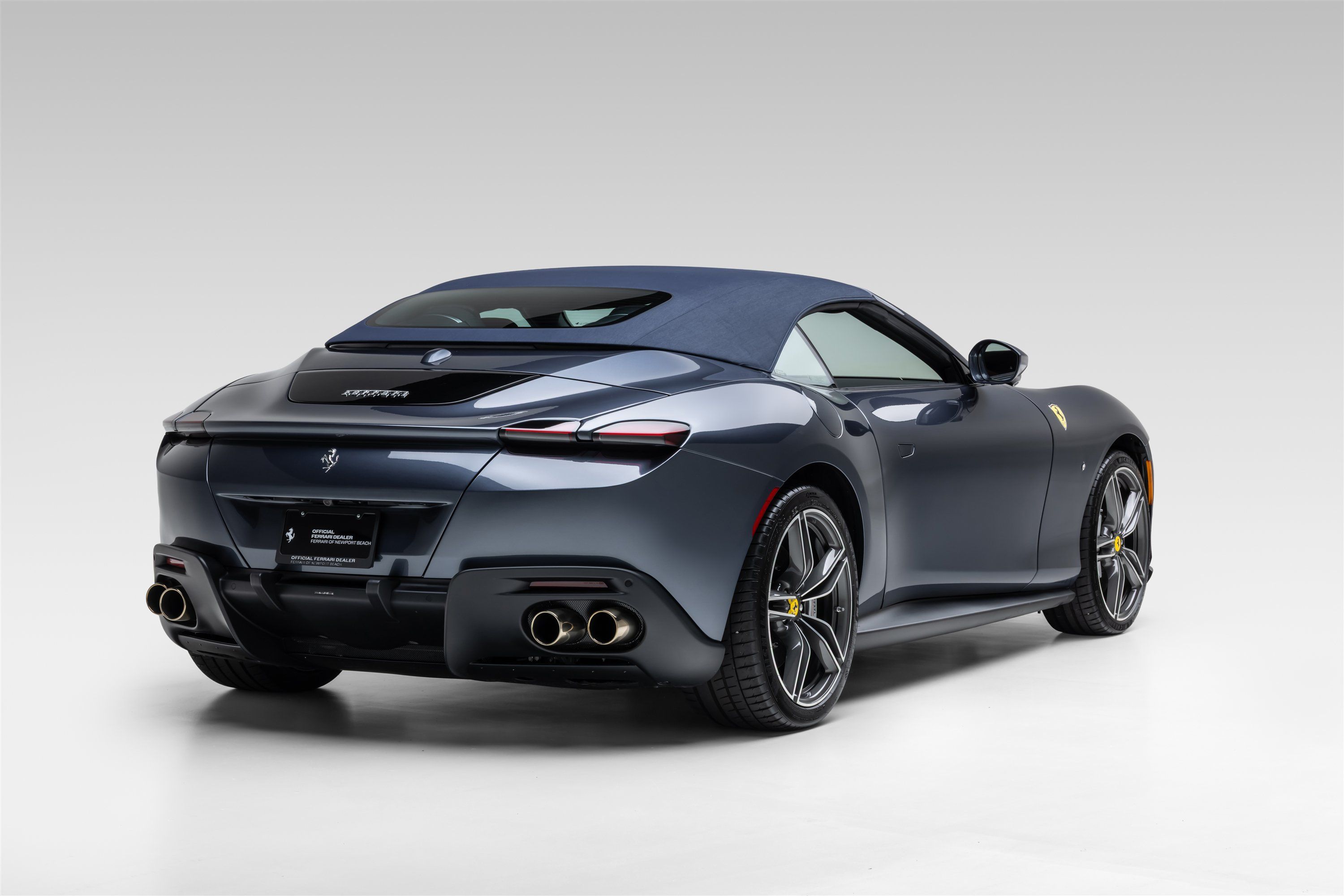 Certified 2025 Ferrari Roma Spider RWD image 7