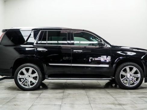 Used 2019 Cadillac Escalade Luxury image 10