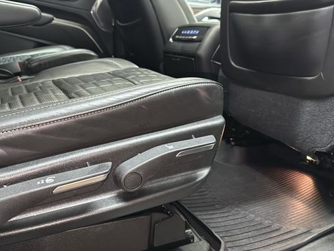 Used 2021 Cadillac Escalade Sport Platinum image 27