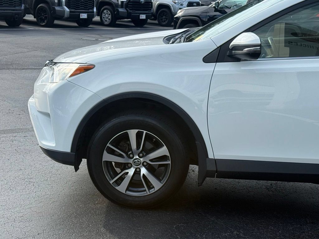 Certified 2018 Toyota RAV4 XLE AWD/4WD image 2