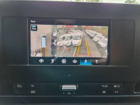 Used 2024 Mercedes-Benz Sprinter 2500 image 10