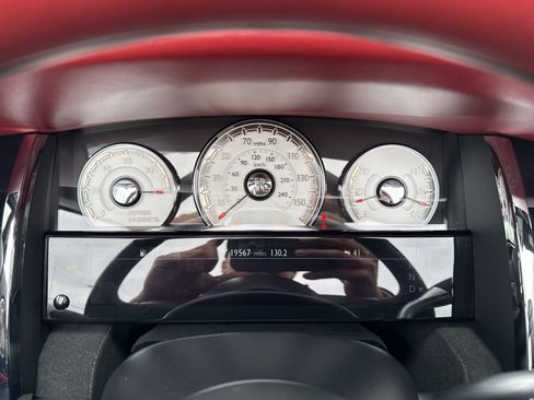 Used 2018 Rolls-Royce Dawn image 45