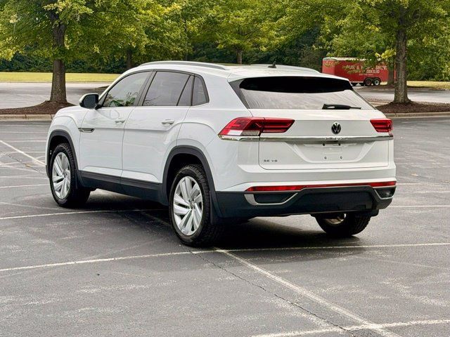 Used 2020 Volkswagen Atlas Cross Sport SE w/ Panoramic Sunroof Package FWD image 5