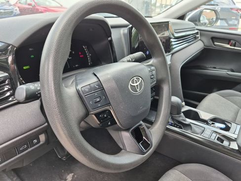 Used 2025 Toyota Camry LE FWD image 7