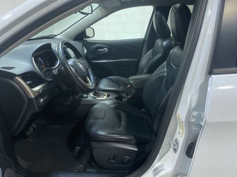 Used 2016 Jeep Cherokee High Altitude image 2