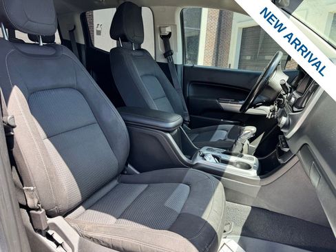 Used 2022 Chevrolet Colorado LT w/ LT Convenience Package AWD/4WD image 9