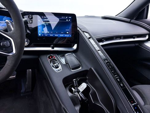 Used 2024 Chevrolet Corvette Stingray Coupe w/ 1LT image 8