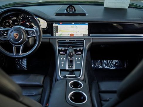 Used 2018 Porsche Panamera 4 image 20