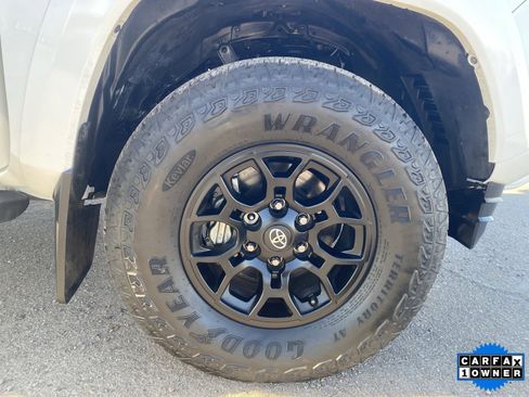 Used 2021 Toyota Tacoma SR5 image 10