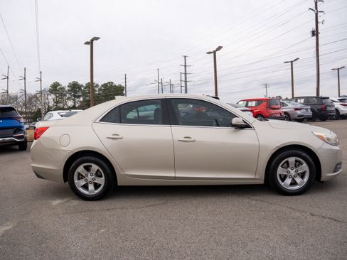 Used 2015 Chevrolet Malibu LT image 13