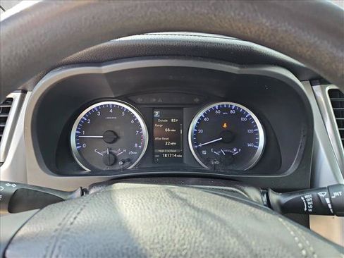 Used 2018 Toyota Highlander LE FWD image 11