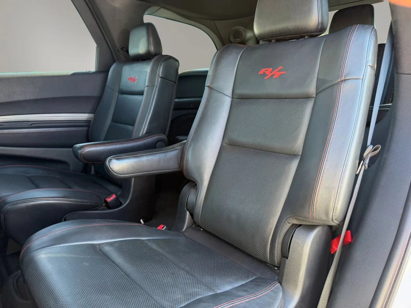 Used 2018 Dodge Durango R/T w/ Blacktop Package RWD image 13
