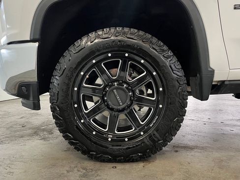 Used 2020 Chevrolet Silverado 2500 LTZ AWD/4WD image 14