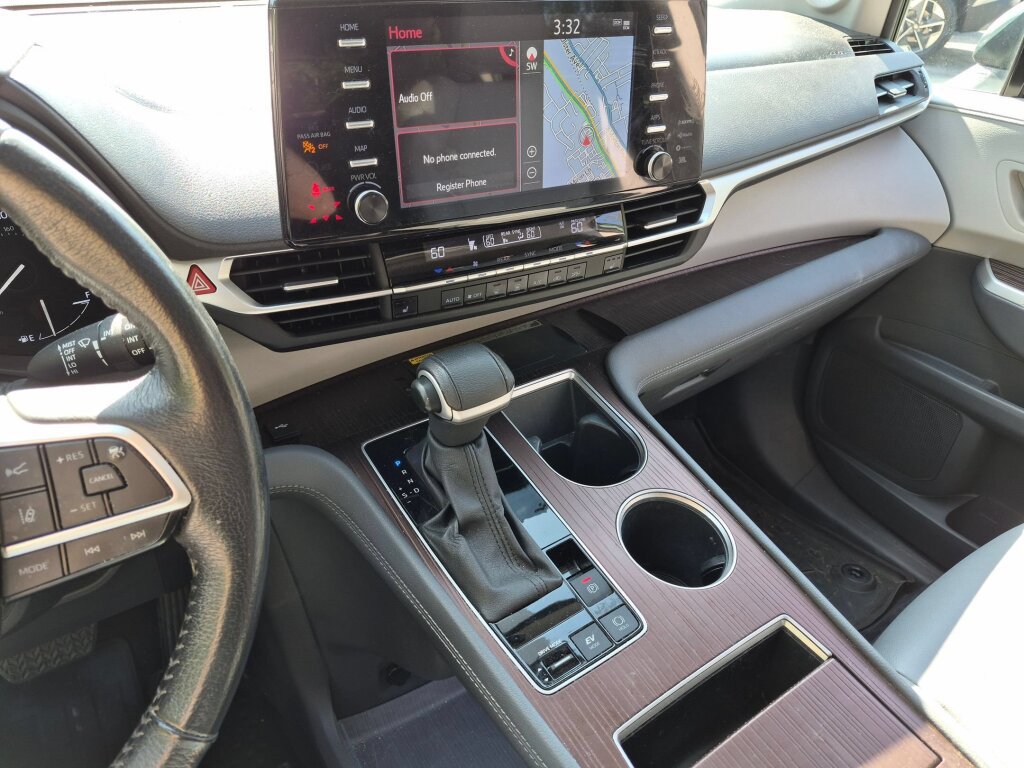 Used 2024 Toyota Sienna XLE w/ XLE Plus Package AWD/4WD image 21