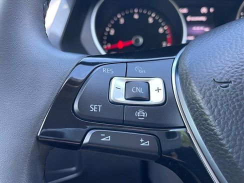 Used 2020 Volkswagen Tiguan SE FWD image 23