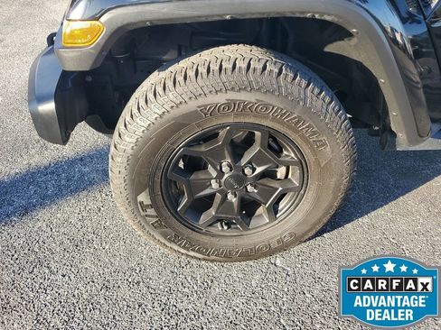 Used 2023 Jeep Gladiator Willys image 19