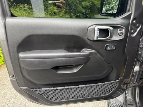 Used 2023 Jeep Gladiator Sport AWD/4WD image 8