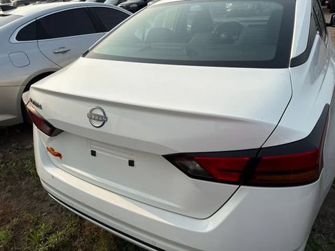 Used 2023 Nissan Altima 2.5 S FWD image 6