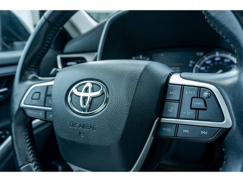 Used 2022 Toyota Highlander XLE image 31