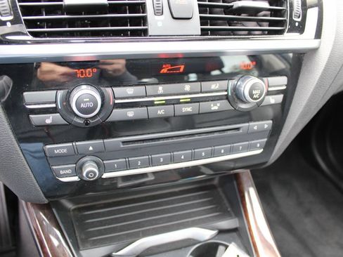 Used 2017 BMW X3 xDrive28i AWD/4WD image 18