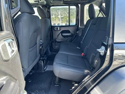 Used 2021 Jeep Wrangler Unlimited Sport image 19