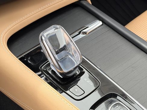 Used 2022 Volvo XC90 T8 Inscription w/ Lounge Package image 29