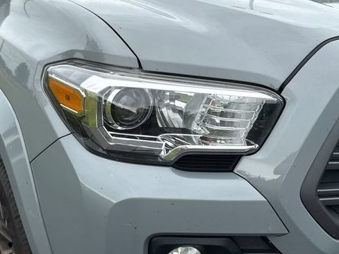 Used 2020 Toyota Tacoma TRD Sport AWD/4WD image 12
