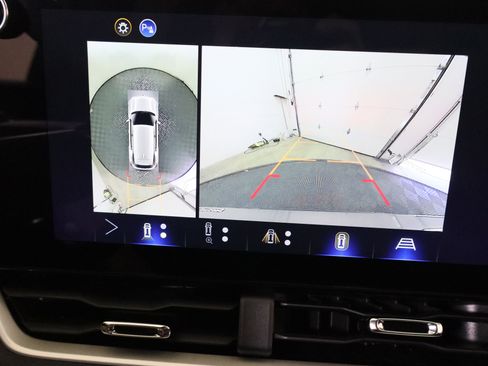 New 2026 Chevrolet Equinox LT w/ Safety and Technology Package FWD image 26