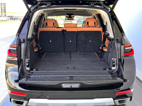 Certified 2025 BMW X7 xDrive40i w/ Premium Package AWD/4WD image 32