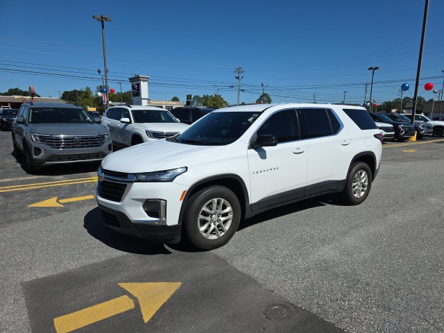 Used 2023 Chevrolet Traverse LS FWD image 9