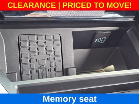 Used 2024 Ford F250 Lariat w/ Chrome Package AWD/4WD image 29