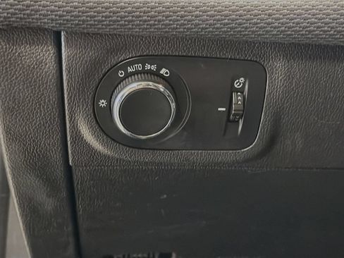 Used 2017 Chevrolet Cruze LT FWD image 13