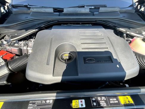 New 2025 Land Rover Range Rover SE image 11