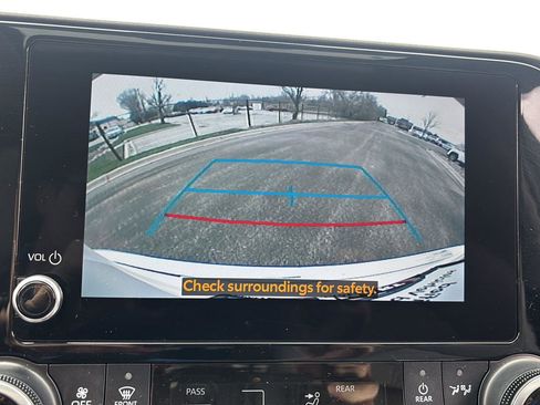 Used 2024 Toyota Highlander XLE image 30