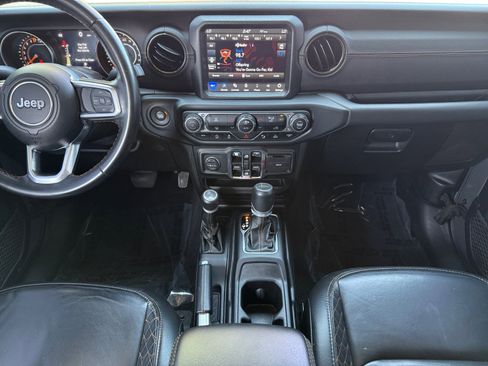 Used 2021 Jeep Gladiator Overland image 11