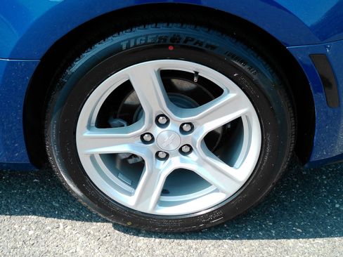 Certified 2020 Chevrolet Camaro LT RWD image 25