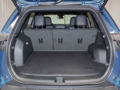 New 2027 Chevrolet Equinox LT w/ Convenience Package II FWD image 15