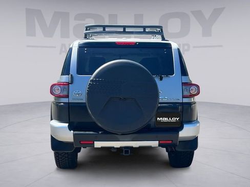 Used 2012 Toyota FJ Cruiser 2WD w/ Upgrade Pkg image 4